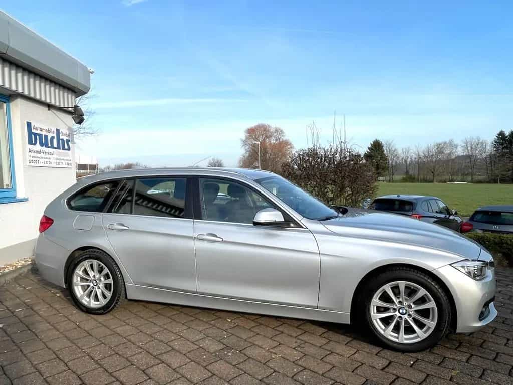 BMW 3 Series 320i Touring Autom. Advantage LED Navi 04/2019-photo-22