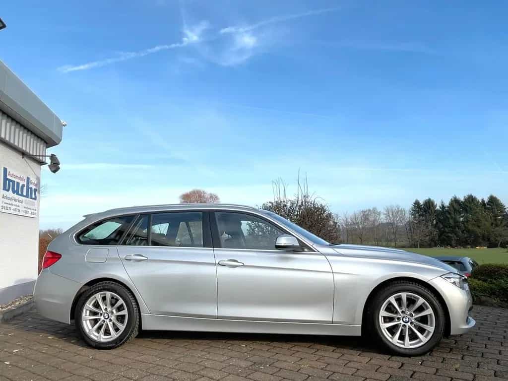 BMW 3 Series 320i Touring Autom. Advantage LED Navi 04/2019-photo-24
