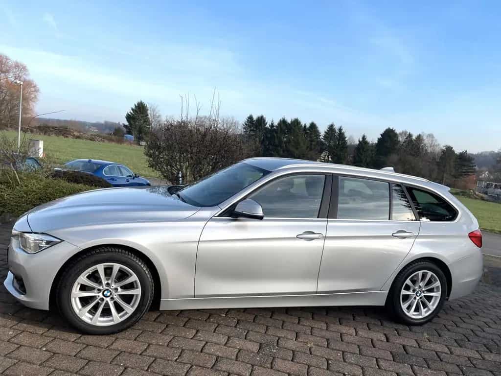 BMW 3 Series 320i Touring Autom. Advantage LED Navi 04/2019-photo-3