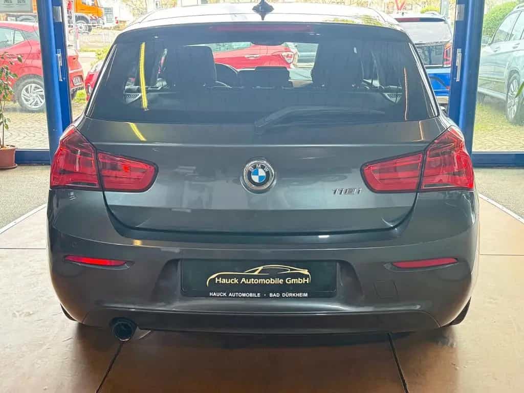 BMW 1 Series 118 1 Limousine 5-trg. 118 i /52TKM/SHZ/MFL/Klim 12/2017-photo-3
