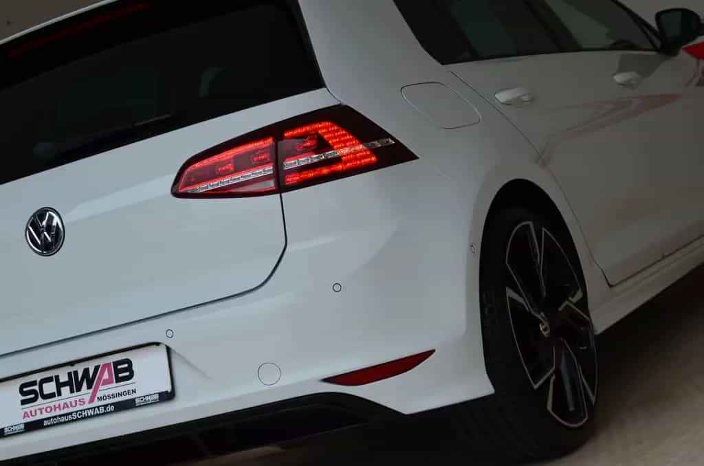Volkswagen Golf VII Lim. R-Line Sport | LED | Navi | 19`Alu 01/2015-photo-10