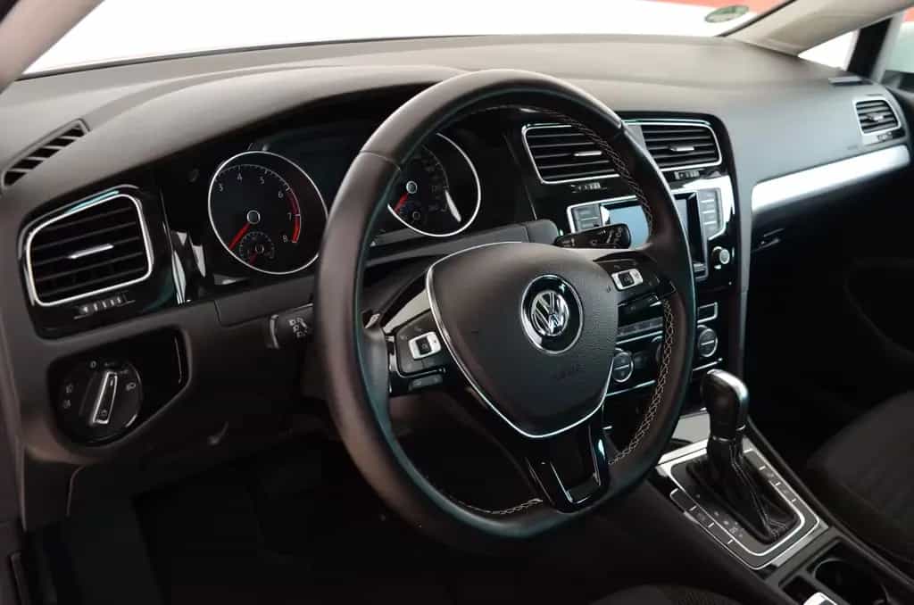 Volkswagen Golf VII Lim. R-Line Sport | LED | Navi | 19`Alu 01/2015-photo-2