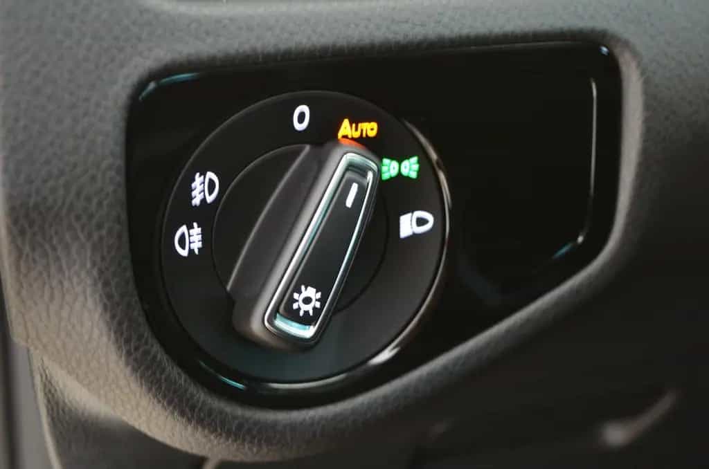 Volkswagen Golf VII Lim. R-Line Sport | LED | Navi | 19`Alu 01/2015-photo-36