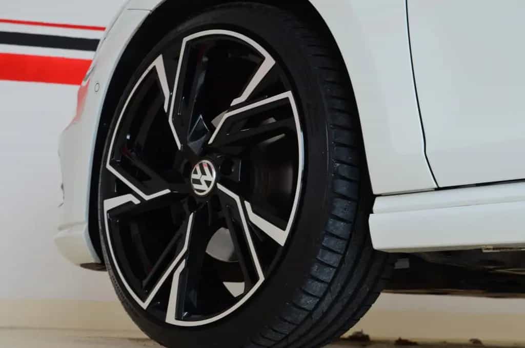 Volkswagen Golf VII Lim. R-Line Sport | LED | Navi | 19`Alu 01/2015-photo-39