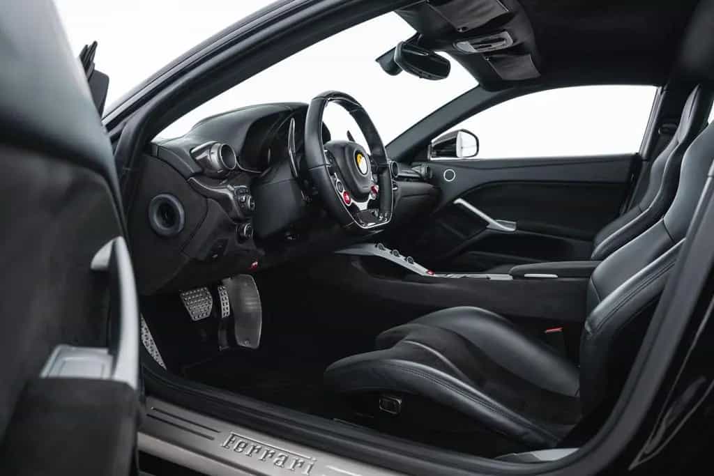 Ferrari F12 berlinetta 02/2013-photo-13
