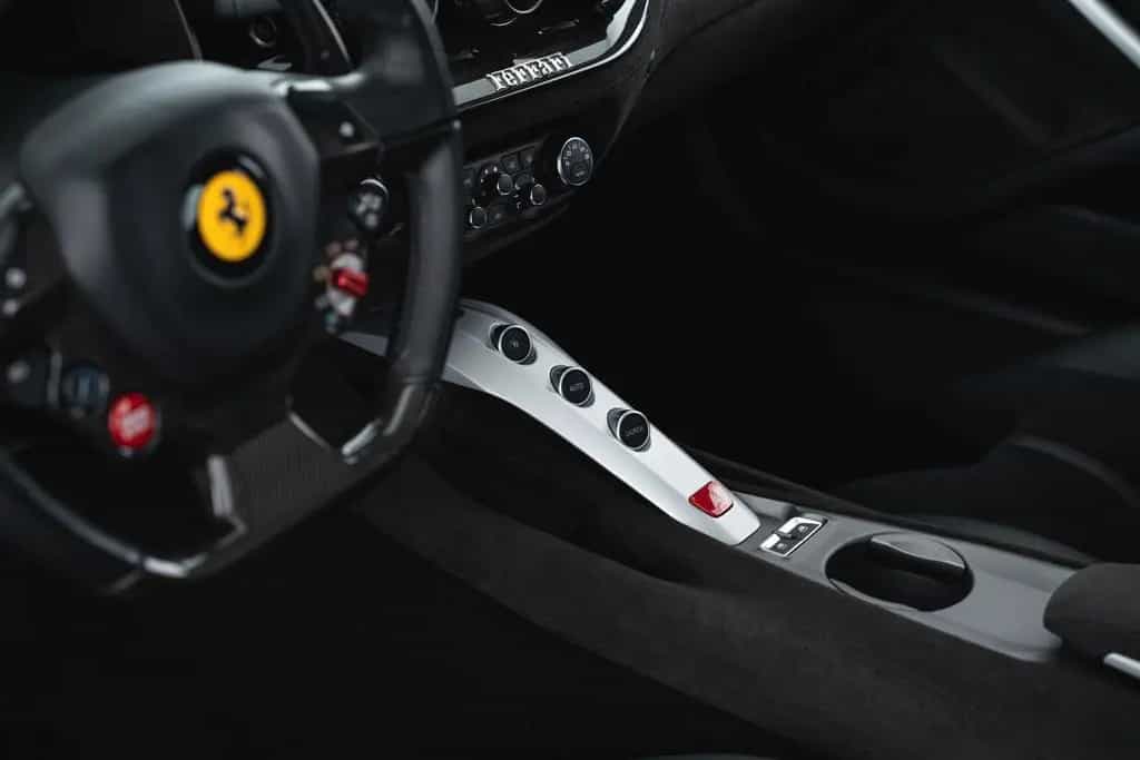 Ferrari F12 berlinetta 02/2013-photo-17