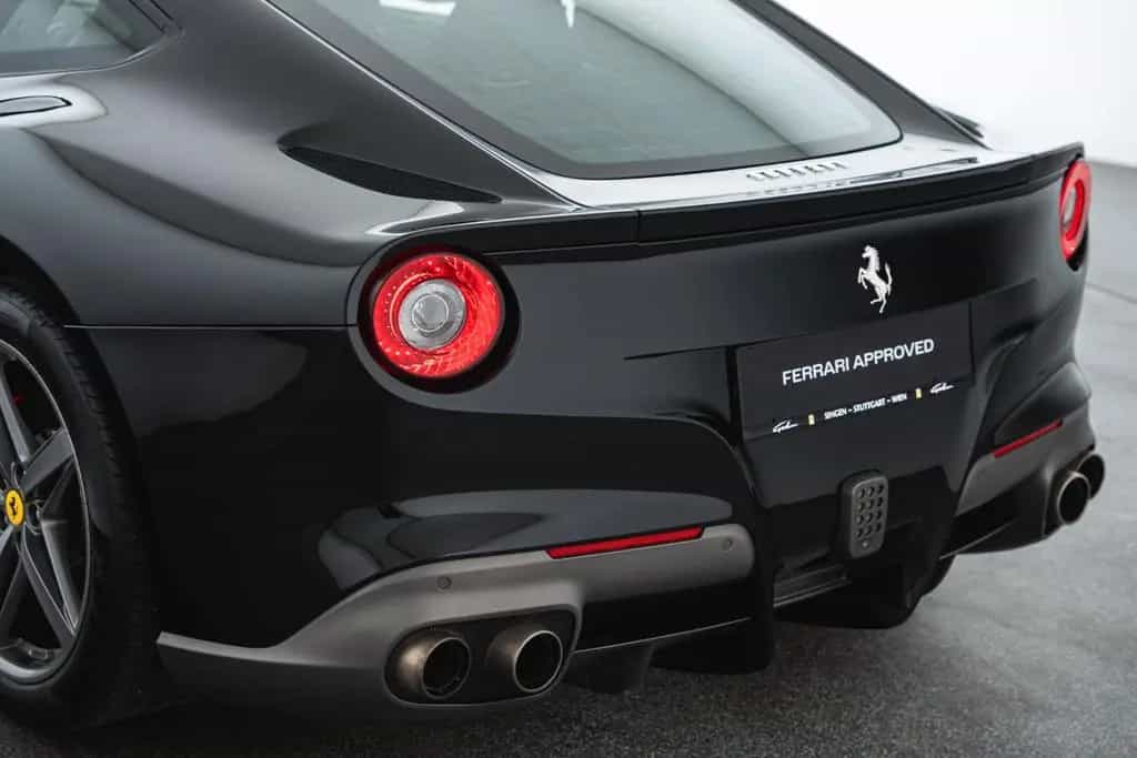 Ferrari F12 berlinetta 02/2013-photo-47
