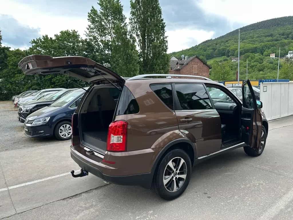Ssangyong REXTON W Quartz 4WD/Automatik/AHK 3.5T/ 7 Sitzer 03/2017-photo-7