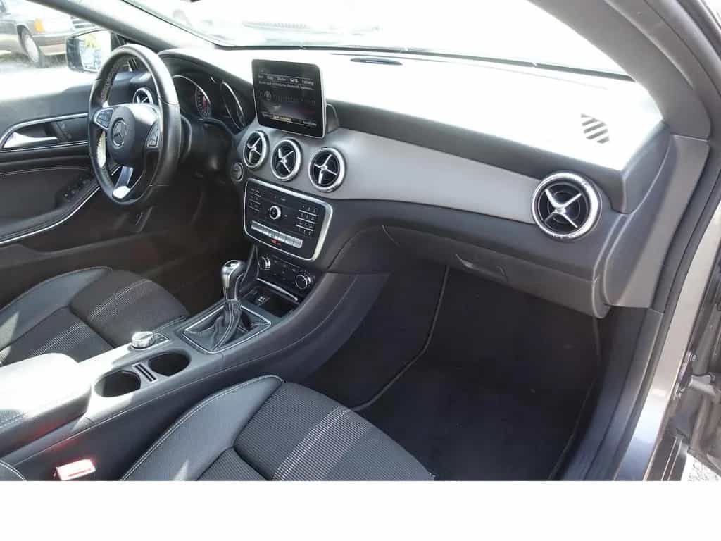 Mercedes-Benz CLA-Class 200 Shooting Brake Urban Style Edition LED P 11/2017-photo-20