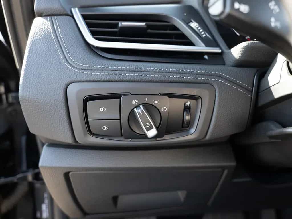 BMW 220 Active Tourer Sport Line FACEL. HUD LED NAVI 06/2021-photo-23