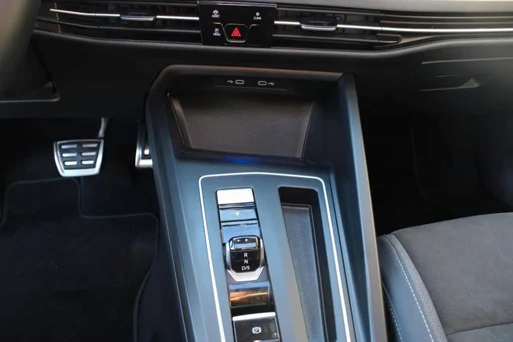 Volkswagen Golf VIII eTSI TOTWINKEL/PDC/IQ LED/HARMANKARDON 08/2020-photo-18
