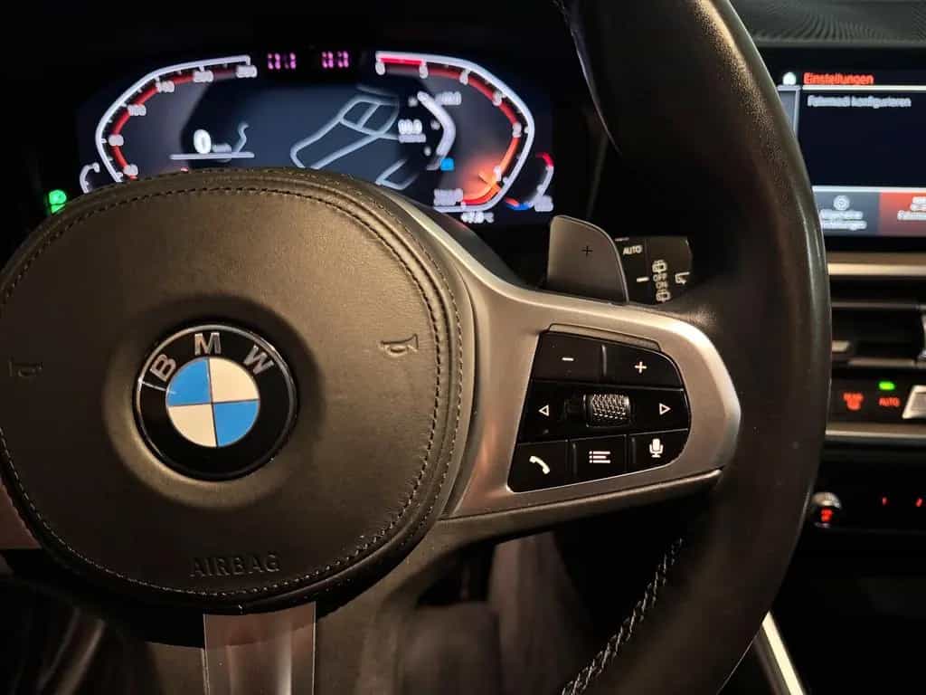 BMW 3 Series 320 3 Touring 320d xDrive/LED/CAM/PANO/HEADUP 06/2020-photo-24