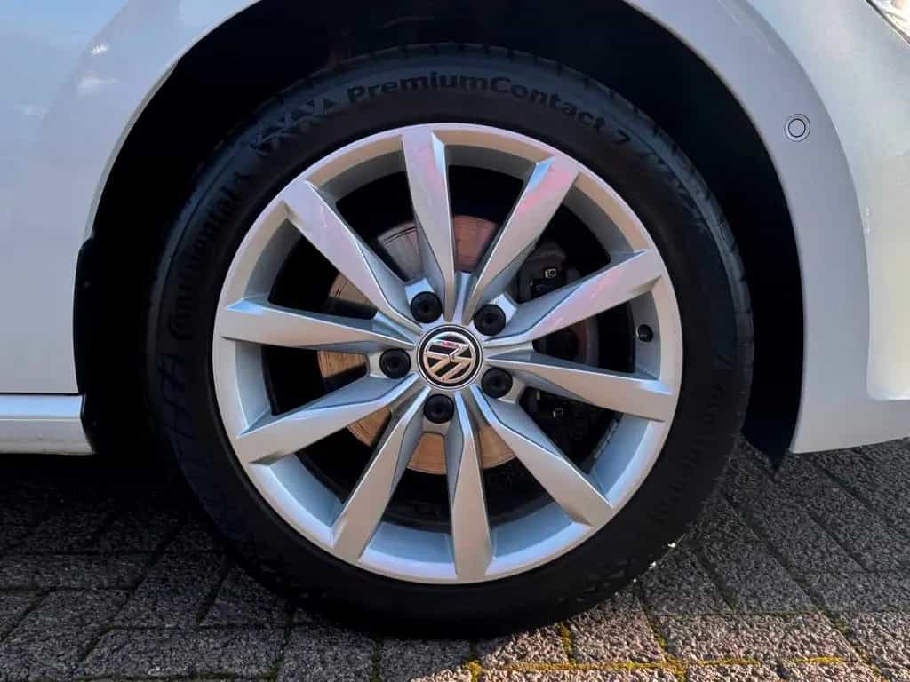 Volkswagen Golf Sportsvan Highline Leder 04/2017-photo-24