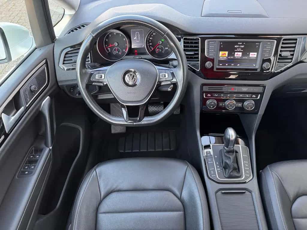 Volkswagen Golf Sportsvan Highline Leder 04/2017-photo-4