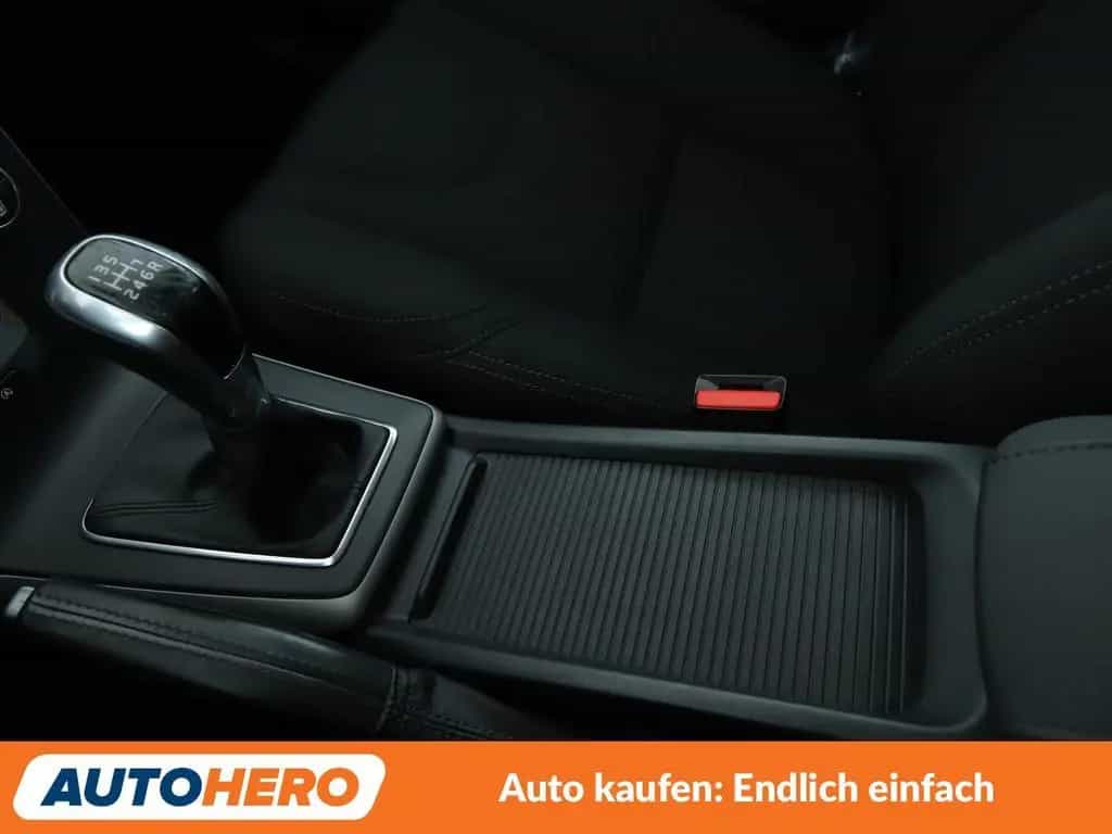 Volvo V40 2.0 T2 Kinetic *NAVI*LED*TEMPO*PDC*SHZ* 12/2016-photo-22