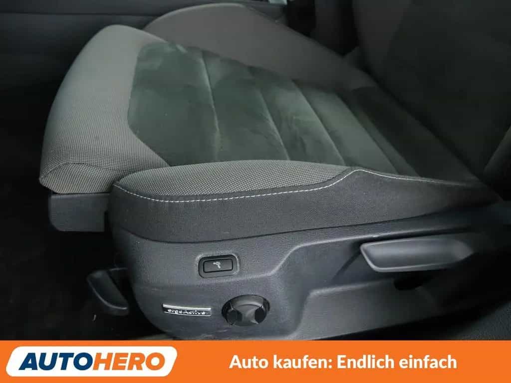 Volkswagen Golf VII 1.4 TSI Comfortline BMT*NAVI*LED*PDC* 06/2017-photo-24