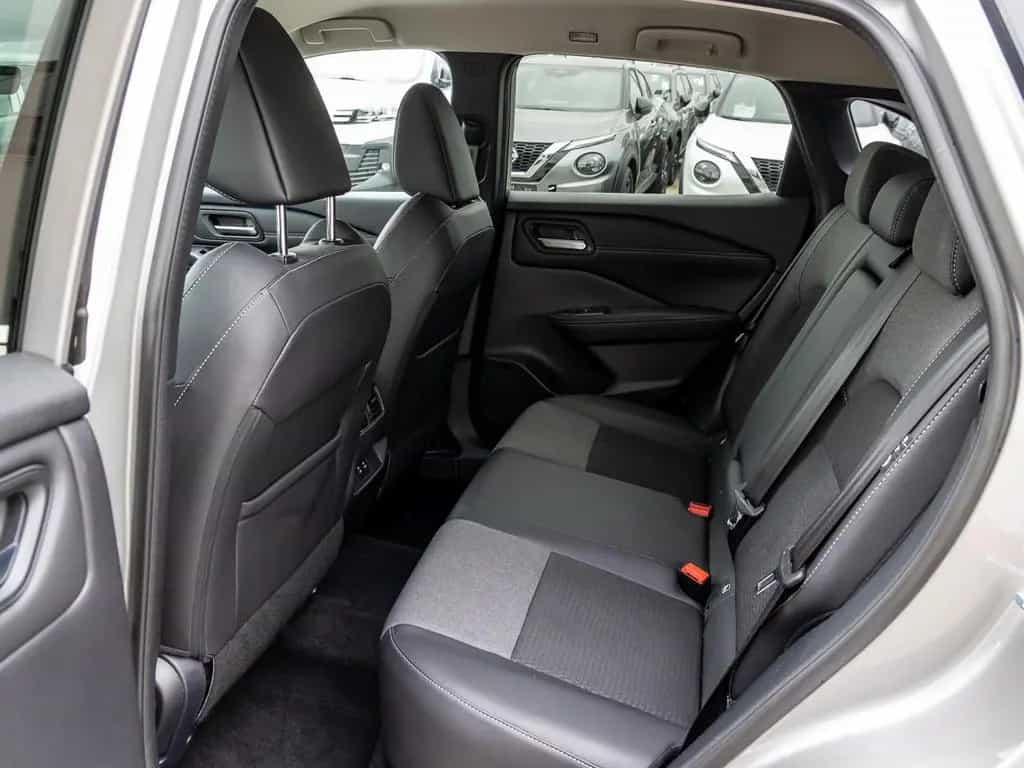 Nissan Qashqai Xtronic n-connecta eHeck+ProPILOT+360+Pr 04/2025-photo-17