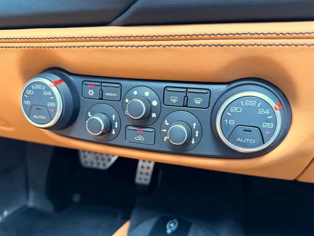 Ferrari 488 Spider Carbon LIFT Camera German Spec. 08/2018-photo-23