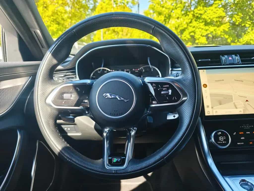Jaguar XF SPORTBRAKE AWD*R-DYNAMIC*2.HD*LED*LEDER*TOP* 05/2023-photo-17