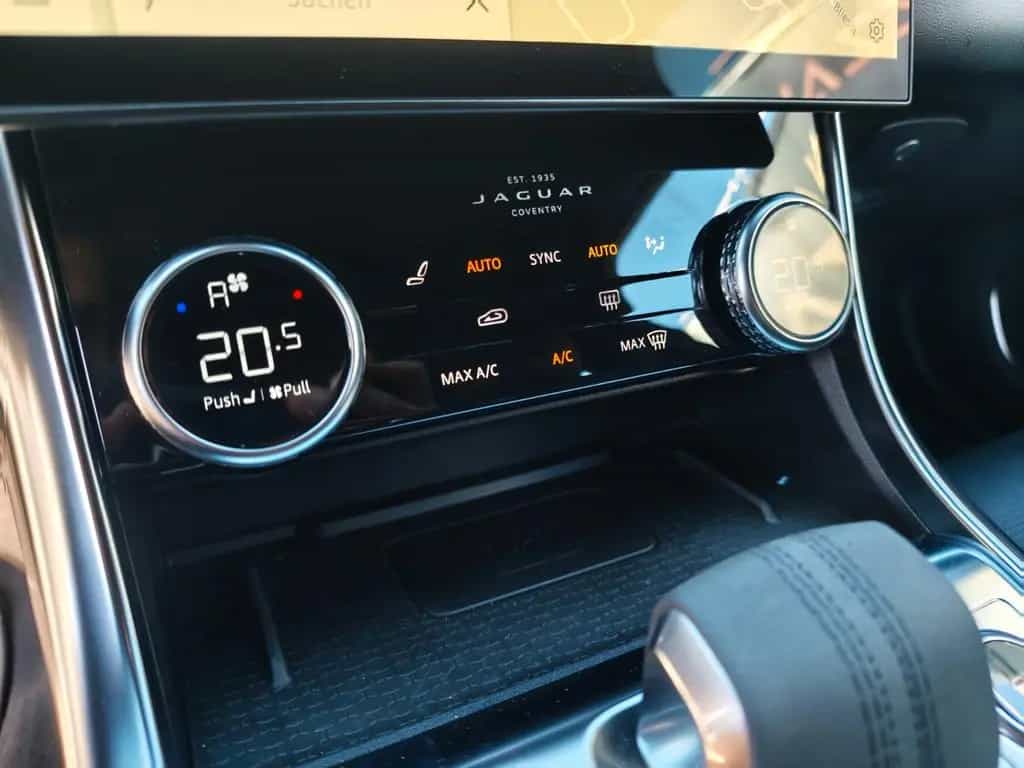 Jaguar XF SPORTBRAKE AWD*R-DYNAMIC*2.HD*LED*LEDER*TOP* 05/2023-photo-22