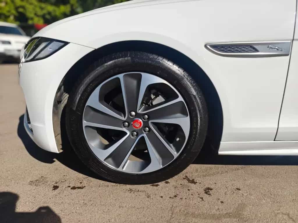 Jaguar XF SPORTBRAKE AWD*R-DYNAMIC*2.HD*LED*LEDER*TOP* 05/2023-photo-8