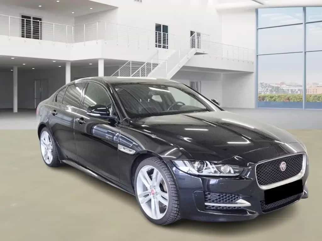 Jaguar XE 2.0D R-DYNAMIC Sport*NAVI*LED*ACC*1.HAND* 10/2018-photo-1