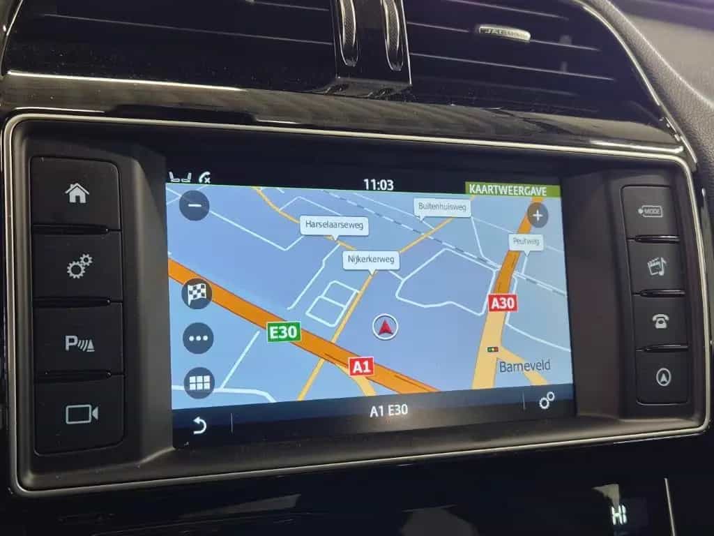 Jaguar XE 2.0D R-DYNAMIC Sport*NAVI*LED*ACC*1.HAND* 10/2018-photo-10