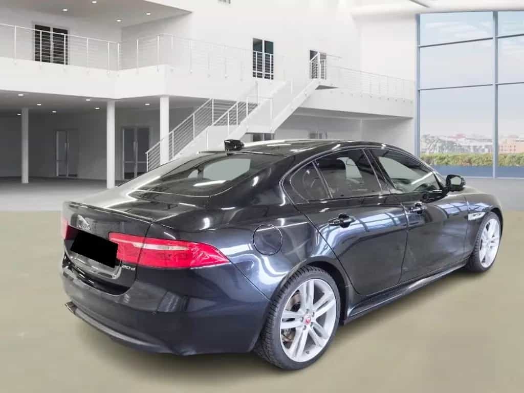 Jaguar XE 2.0D R-DYNAMIC Sport*NAVI*LED*ACC*1.HAND* 10/2018-photo-2