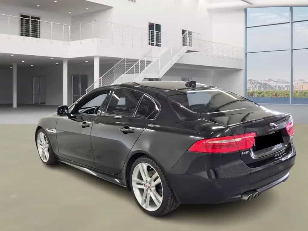 Jaguar XE 2.0D R-DYNAMIC Sport*NAVI*LED*ACC*1.HAND* 10/2018-photo-3