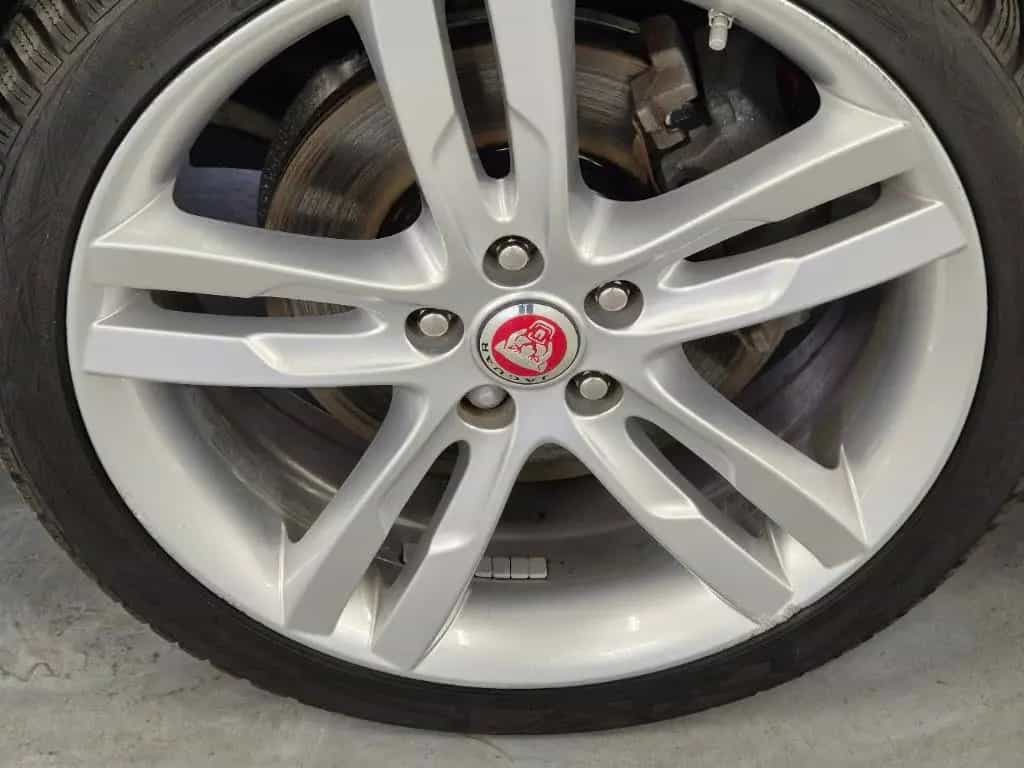 Jaguar XE 2.0D R-DYNAMIC Sport*NAVI*LED*ACC*1.HAND* 10/2018-photo-5