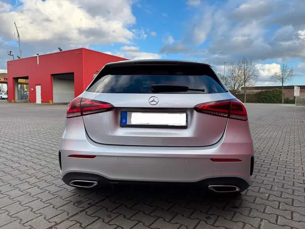 Mercedes-Benz A-Class 200 - AMG Line - Top gepflegt 05/2022-photo-3