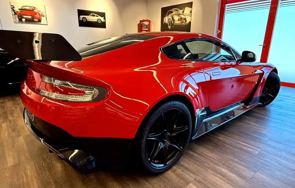 Aston Martin V12 Vantage GT12 06/2015-photo-5