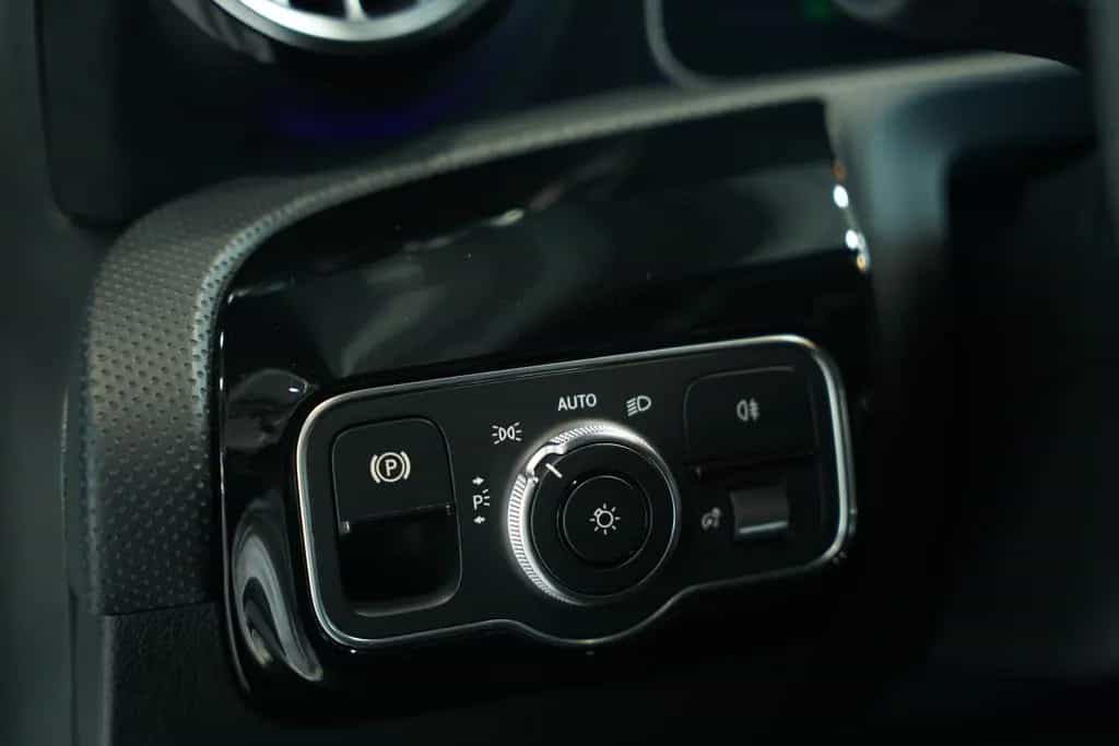Mercedes-Benz A-Class 35 AMG 4M *2.HD *19 *Pano *Night *Track.P 05/2019-photo-32