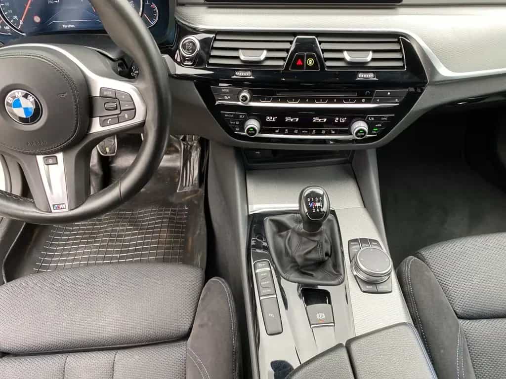 BMW 520 d Touring ///M-Sport 6-Gang NaviProf. HUD 02/2018-photo-12