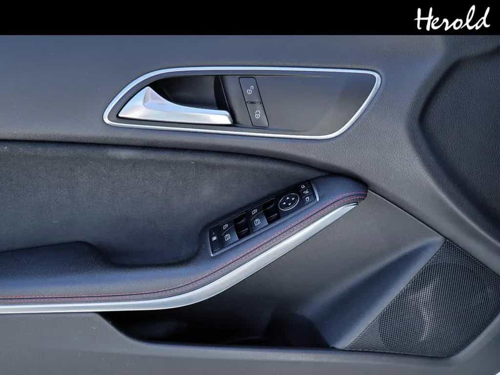 Mercedes-Benz CLA-Class 250 CLA -Klasse Shooting Brake CLA 250 10/2015-photo-10