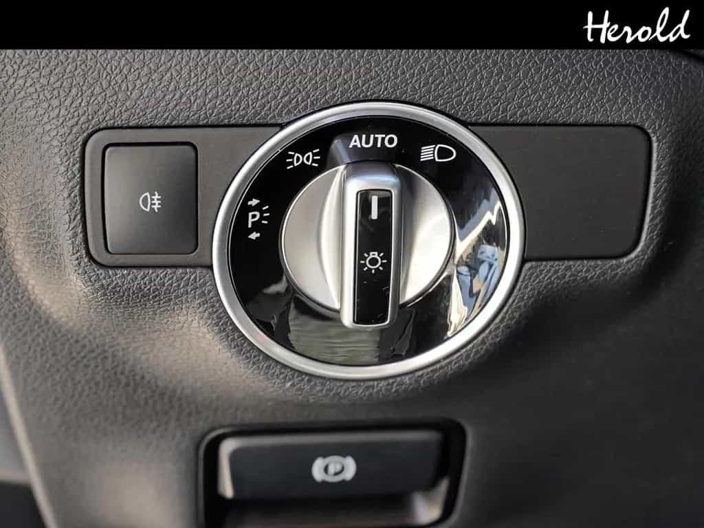 Mercedes-Benz CLA-Class 250 CLA -Klasse Shooting Brake CLA 250 10/2015-photo-11