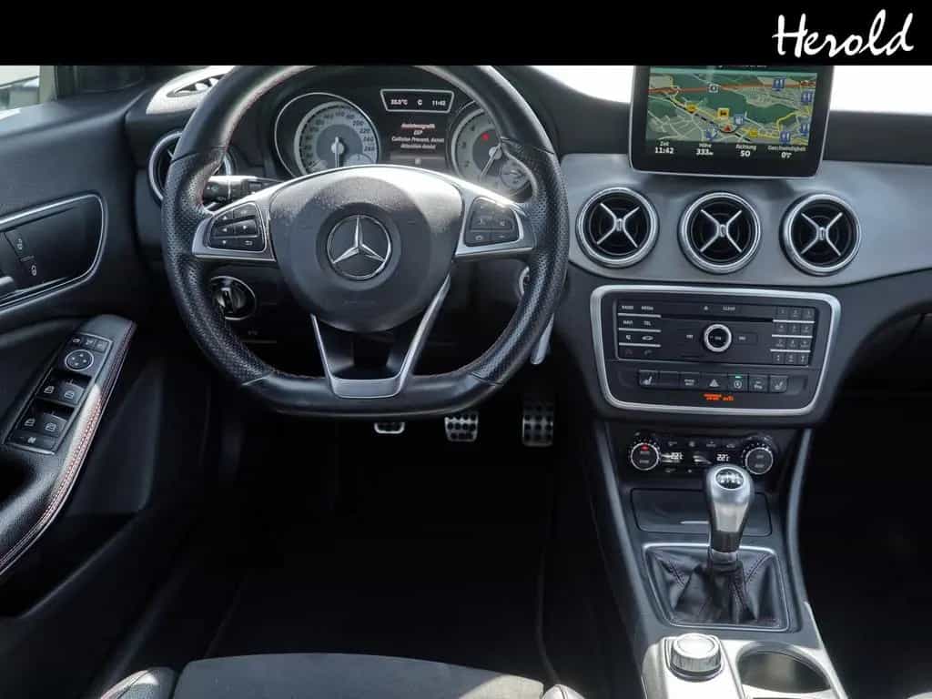 Mercedes-Benz CLA-Class 250 CLA -Klasse Shooting Brake CLA 250 10/2015-photo-6