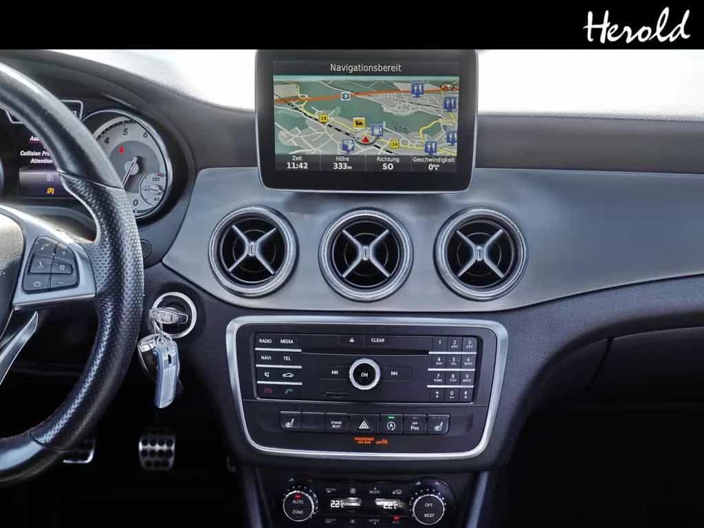 Mercedes-Benz CLA-Class 250 CLA -Klasse Shooting Brake CLA 250 10/2015-photo-7