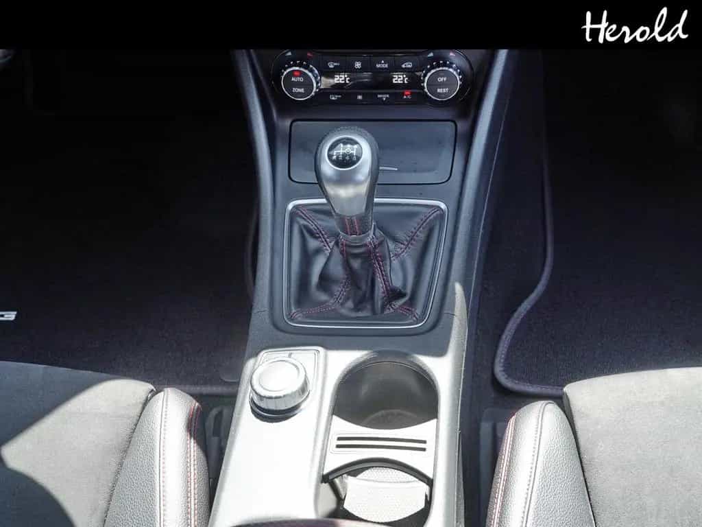 Mercedes-Benz CLA-Class 250 CLA -Klasse Shooting Brake CLA 250 10/2015-photo-9