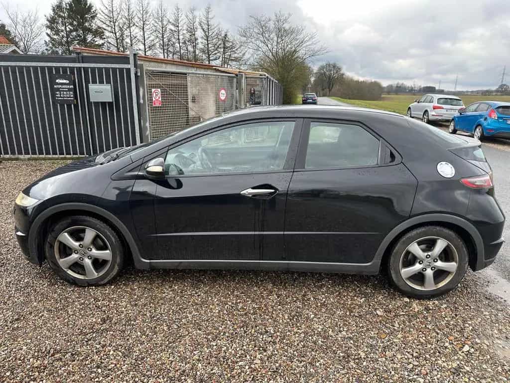 Honda Civic Lim. 5-trg. 1.8 Sport 02/2010-photo-1
