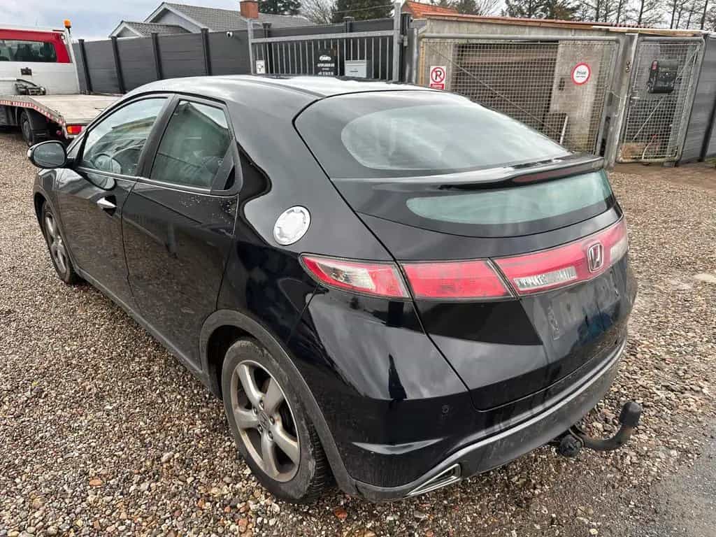 Honda Civic Lim. 5-trg. 1.8 Sport 02/2010-photo-2
