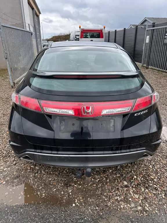 Honda Civic Lim. 5-trg. 1.8 Sport 02/2010-photo-3