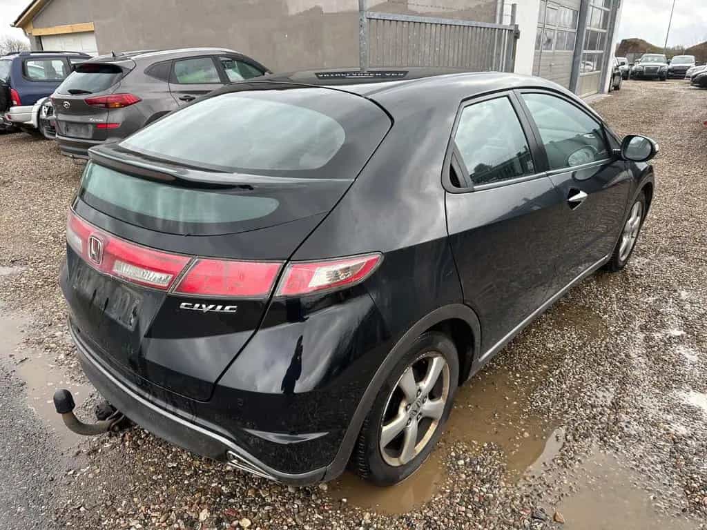 Honda Civic Lim. 5-trg. 1.8 Sport 02/2010-photo-4
