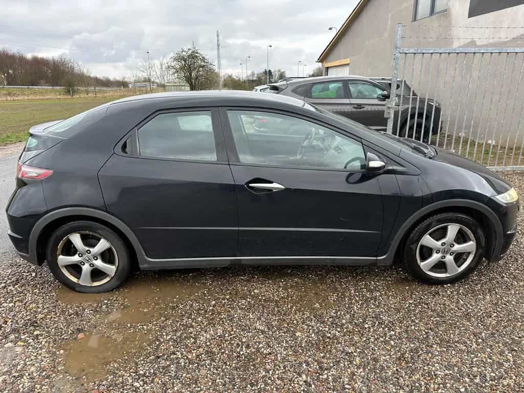 Honda Civic Lim. 5-trg. 1.8 Sport 02/2010-photo-5