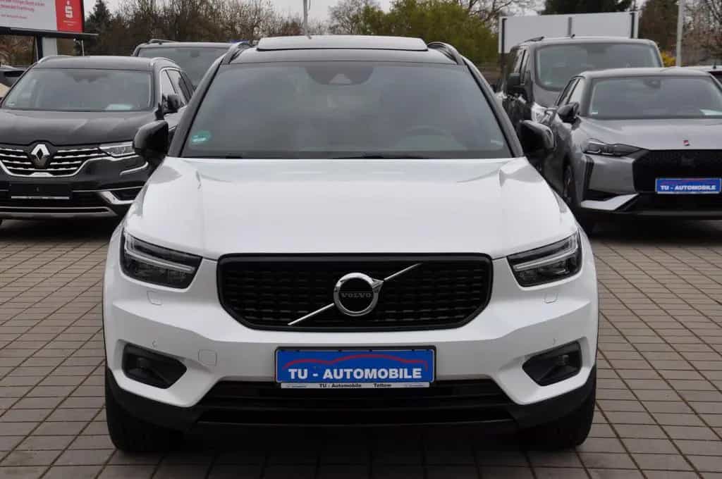 Volvo XC40 B4 R Design AWD DKG PANO-LED-H&K-RKAM-NAVI 02/2022-photo-1