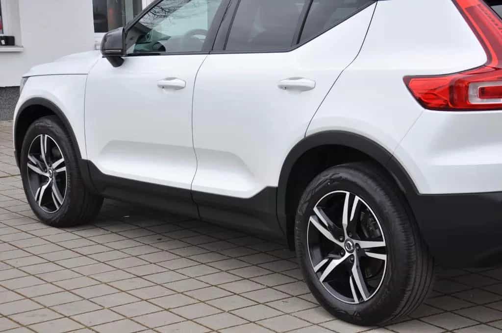 Volvo XC40 B4 R Design AWD DKG PANO-LED-H&K-RKAM-NAVI 02/2022-photo-10