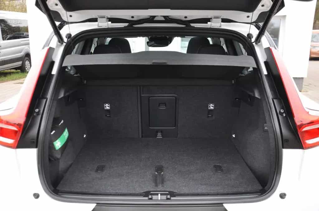 Volvo XC40 B4 R Design AWD DKG PANO-LED-H&K-RKAM-NAVI 02/2022-photo-12