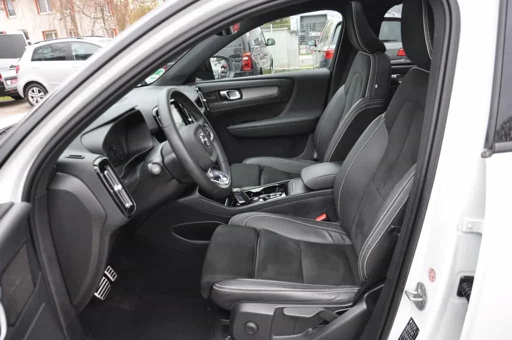 Volvo XC40 B4 R Design AWD DKG PANO-LED-H&K-RKAM-NAVI 02/2022-photo-16