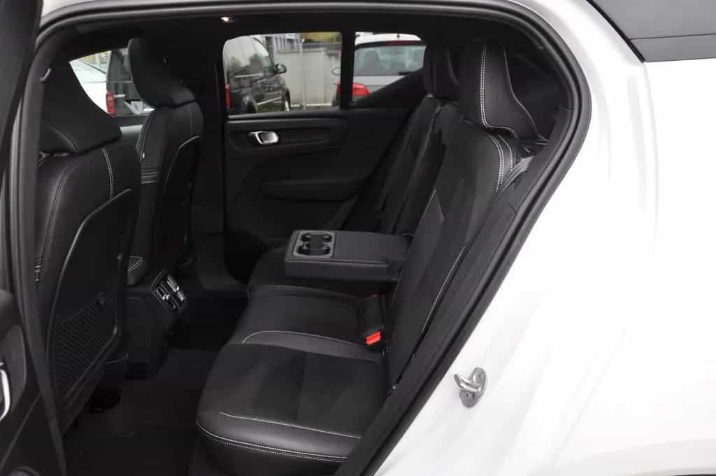 Volvo XC40 B4 R Design AWD DKG PANO-LED-H&K-RKAM-NAVI 02/2022-photo-19