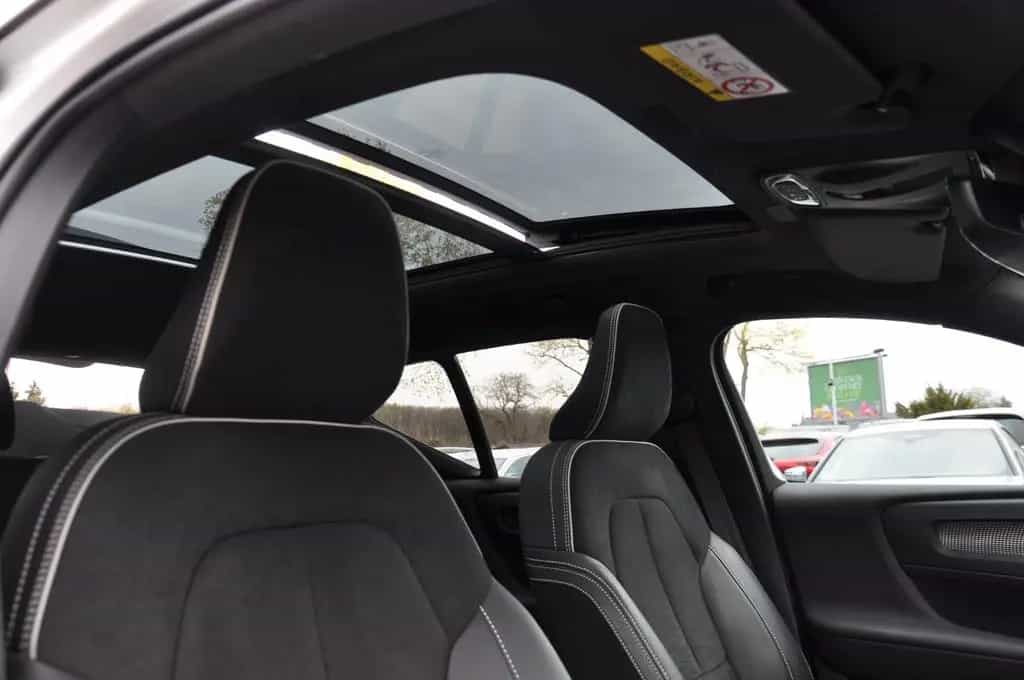 Volvo XC40 B4 R Design AWD DKG PANO-LED-H&K-RKAM-NAVI 02/2022-photo-21
